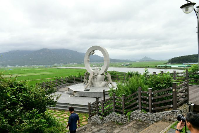 회령진성 조형물.