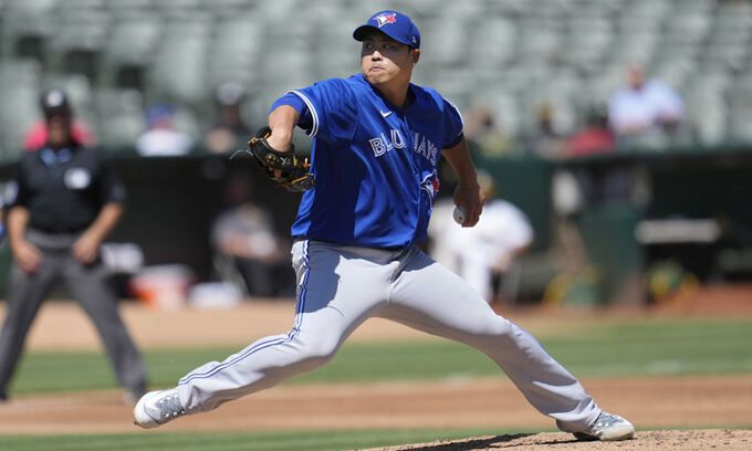 6일(현지시간) 미국 메이저리그 토론토 블루제이스의 투수 류현진이 투구하고 있다. AFP연합뉴스. AP연합뉴스