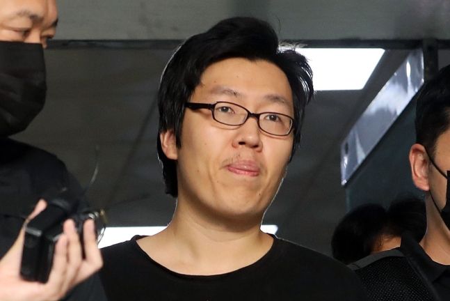 ‘신림동 성폭행 살인’으로 12일 구속 기소된 최윤종. 뉴스1