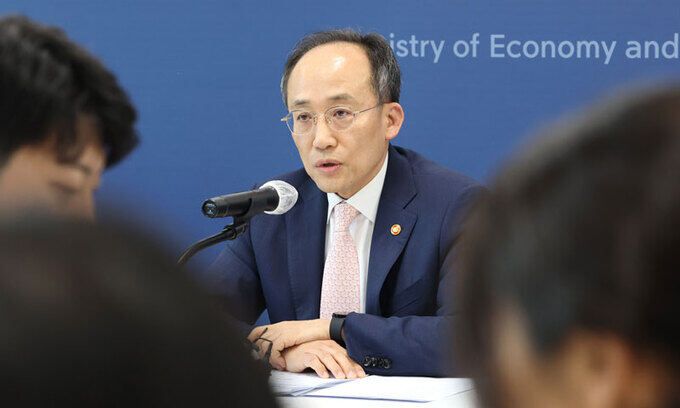 추경호 경제부총리 겸 기획재정부 장관이 5일 오후 세종시 정부세종청사에서 열린 출입기자단 간담회에서 최근 경제 현안과 관련한 질문에 답변하고 있다. 연합뉴스