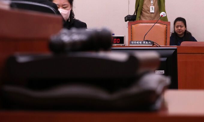 지난 6일 서울 여의도 국회에서 열린 김행 여성가족부 장관 인사청문회에서 김 후보자의 자리가 비어 있다. 김행 후보자는 지난밤 인사청문회 도중 여당 의원들과 함께 퇴장했다. 뉴시스