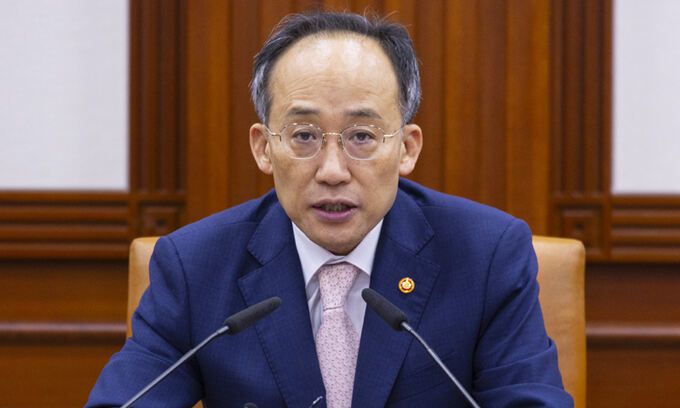 추경호 경제부총리 겸 기획재정부 장관이 2일 서울 종로구 정부서울청사에서 열린 비상 경제장관회의 겸 물가 관계 장관회의에 참석해 최근 경제 동향에 대해 발언하고 있다. 연합뉴스