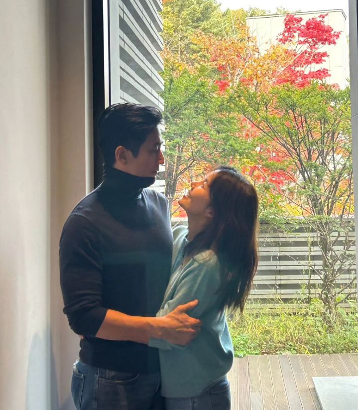 배우 차인표(56·사진 왼쪽)와 신애라(54·〃오른쪽). 차인표 SNS 캡처