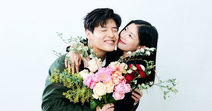 영화 ‘30일’ 주연배우 강하늘(왼쪽)과 정소민. 네이버 영화 홈페이지 캡처