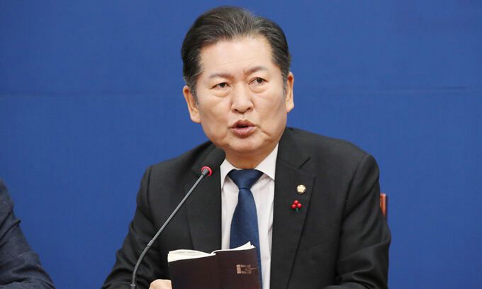 정청래 더불어민주당 최고위원이 3일 오전 서울 여의도 국회에서 열린 최고위원회의에서 발언을 하고 있다. 뉴스1