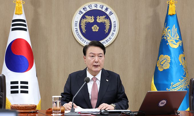 윤석열 대통령이 서울 용산 대통령실 청사에서 열린 국무회의에서 발언하고 있다. 연합뉴스
