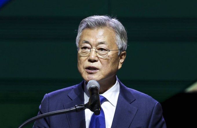 문재인 전 대통령이 지난 6일 경기 고양시 킨텍스에서 열린 김대중 탄생 100주년 기념식 ‘하나로 미래로’에서 축사를 하고 있다. 고양=뉴시스