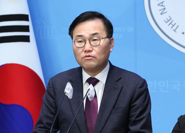 홍석준 국민의힘 의원이 6일 국회 소통관에서 당의 공천 배제 결정에 이의를 신청하겠다고 밝히고 있다. 연합뉴스
