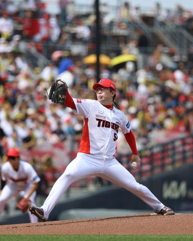 지난 7일 광주 기아 챔피언스필드에서 열린 프로야구 2024 신한 쏠뱅크 KBO리그 KIA 타이거즈와 삼성 라이온즈의 경기, KIA 양현종이 역투하고 있다. KIA 타이거즈 제공