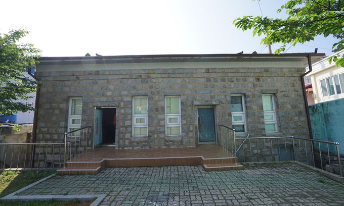 여수 거문도 구 삼산면 의사당. 문화재청 제공