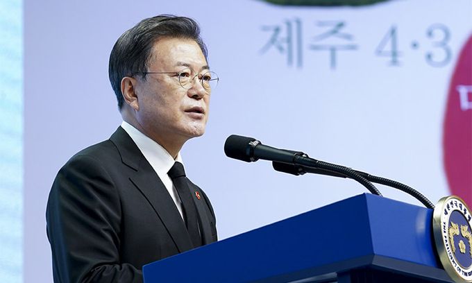 문재인 대통령이 지난 2021년 4월 3일 제주 4·3 평화교육센터에서 열린 제73주년 제주 4·3 희생자 추념식에서 추념사를 하고 있다. 연합뉴스