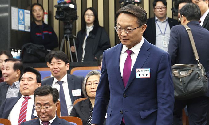 국민의힘 조해진 의원이 19일 국회에서 열린 원외조직위원장 간담회에 입장하고 있다. 연합뉴스