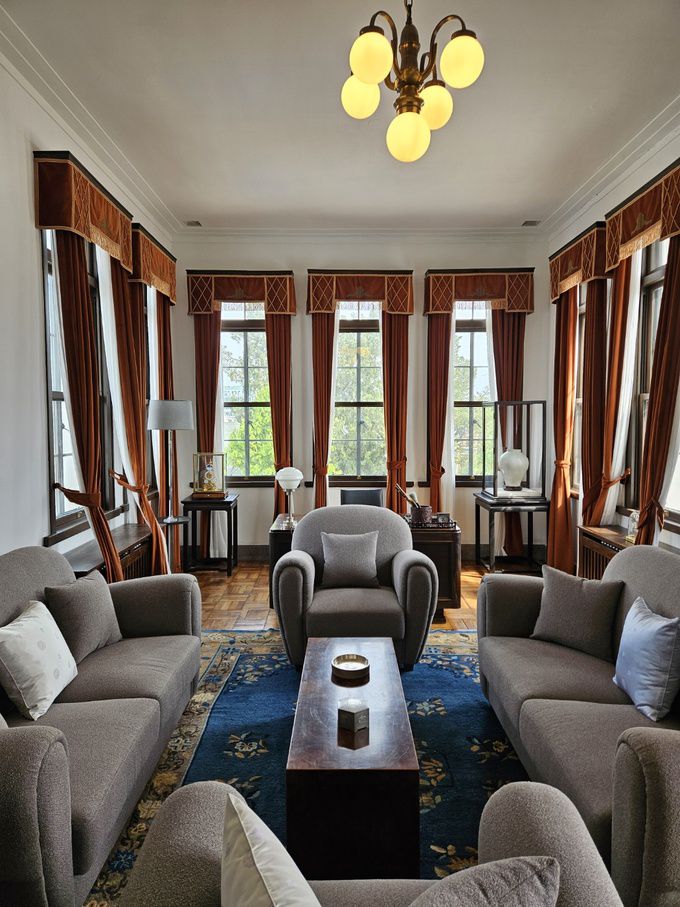 간송미술관 2층에 복원된 전형필의 서재