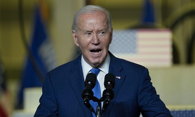 바이든, 對中통상 드라이브 조 바이든 미국 대통령이 8일(현지시간) 대선 주요 경합주인 위스콘신 동부 공업지대 라신에 위치한 게이트웨이 테크니컬 칼리지에서 연설하고 있다. 라신=AP연합뉴스