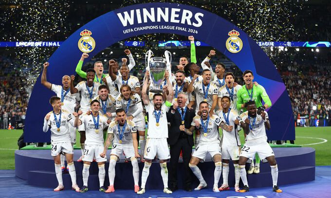 2023~2024시즌 UCL 결승에서 독일의 보루시아 도르트문트를 2대0으로 꺾고 15번째 우승을 차지한 레알 마드리드 선수단. 로이터연합뉴스