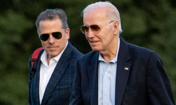 조 바이든 미국 대통령(오른쪽)과 그의 차남 헌터 바이든. AP연합뉴스