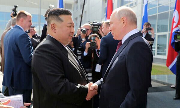 지난해 9월 김정은 북한 국무위원장과 블라디미르 푸틴 러시아 대통령이 러시아에서 만난 모습. 세계일보 자료사진