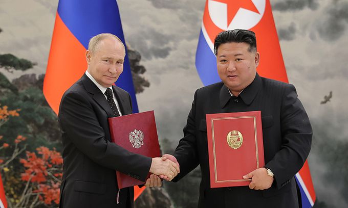 지난 19일 북한과 러시아는 쌍방 사이 '포괄적이며 전략적인 동반자관계를 수립함에 관해 국가간 조약'이 조인됐다고 조선중앙통신이 20일 보도했다. 조선중앙통신·연합뉴스