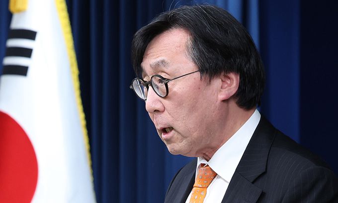 장호진 국가안보실장이 20일 서울 용산 대통령실 청사에서 북한과 러시아의 '포괄적인 전략적 동반자 관계에 관한 조약' 체결 관련 정부 성명을 발표하고 있다. 대통령실통신사진기자단