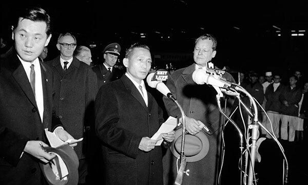 1964년 12월 6일부터 12월 8일 독일(당시 서독) 베를린에 도착한 박정희 전 대통령이 환영행사에서 연설하는 모습. 문화체육관광부 제공