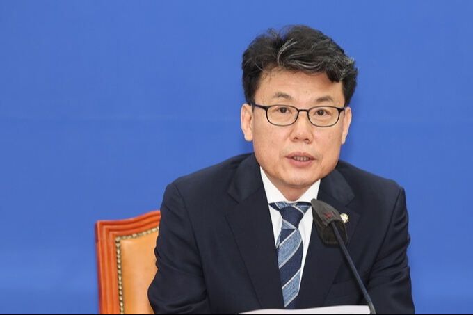 진성준 더불어민주당 정책위의장. 뉴시스