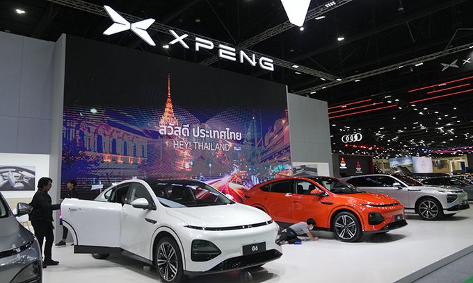 중국 전기차 업체 샤오펑이 한 자동차 전시회에 참여한 모습. AP연합뉴스