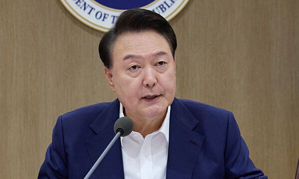 윤석열 대통령이 27일 용산 청사에서 국무회의를 주재하고 있다. 대통령실 제공