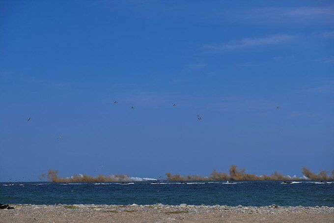 지난 1일 포항 독석리와 화진리 해안 일대에서 지역 내 중요지형 및 목표를 확보하는 연합 상륙작전을 실시하고 있다.