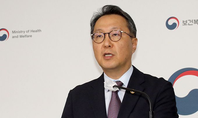 박민수 보건복지부 2차관이 3일 정부세종청사에서 응급 의료 등 비상 진료 대응 관련 브리핑을 하고 있다. 연합뉴스