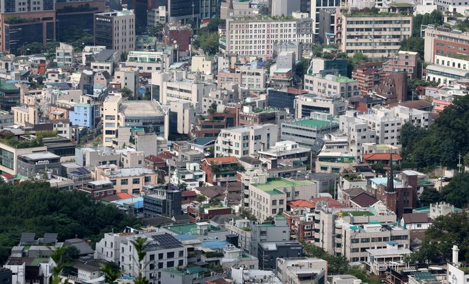 지난달 서울 중구 남산에서 바라본 도심. 뉴스1