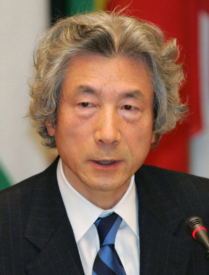 고이즈미 신지로 전 환경상의 부친 고이즈미 준이치로의 2006년 총리 재직 시절 모습. 연합뉴스