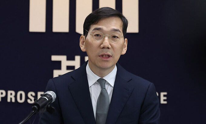 조상원 서울중앙지검 4차장이 17일 오전 서울 서초구 서울중앙지방검찰청에서 '대통령 배우자의 도이치모터스 시세조종 가담 의혹 사건' 수사결과 발표를 하고 있다. 뉴시스