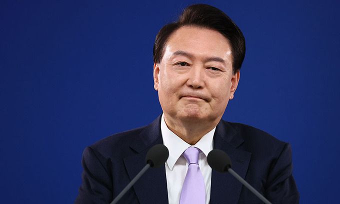 윤석열 대통령이 7일 서울 용산 대통령실 청사 브리핑실에서 열린 대국민담화 및 기자회견에서 취재진의 질문에 답하고 있다. 대통령실사진기자단