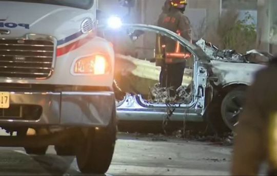 캐나다 토론토에서 사고로 전소된 테슬라 모델Y 차량. CTV뉴스 보도화면 캡처