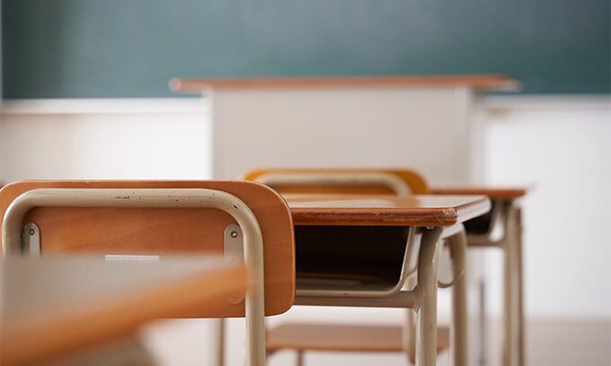 3일 밤 비상계엄을 선포하자 당장 학교 운영이 어떻게 되는지를 두고 혼란이 일고 있다. 게티이미지뱅크