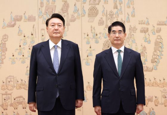 윤석열 대통령과 김용현 전 국방부 장관. 연합뉴스