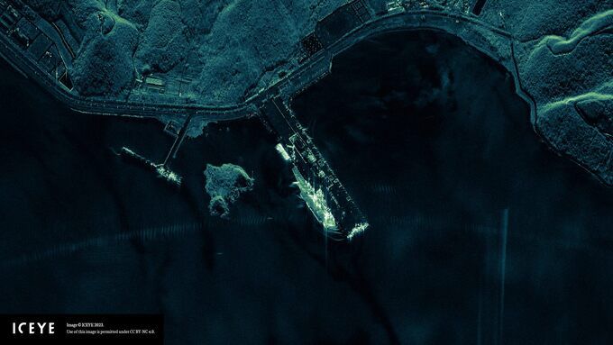 핀란드 위성영상서비스업체 아이스아이가 SAR 위성으로 촬영한 중국 하이난 싼야의 위린 해군기지 모습. 아이스아이 제공
