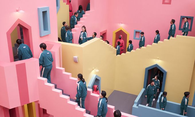 넷플릭스 시리즈 ‘오징어 게임’ 시즌2의 장면들.