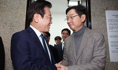 이재명 더불어민주당 대표를 찾은 김경수 전 경남도지사. 연합뉴스