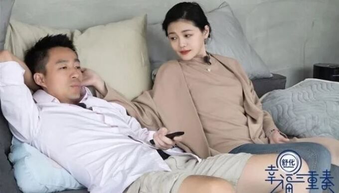 故 서희원(오른쪽)이 과거 왕소비와 함께 ‘행복 트리오’에 출연한모습. 야후 타이완 캡처