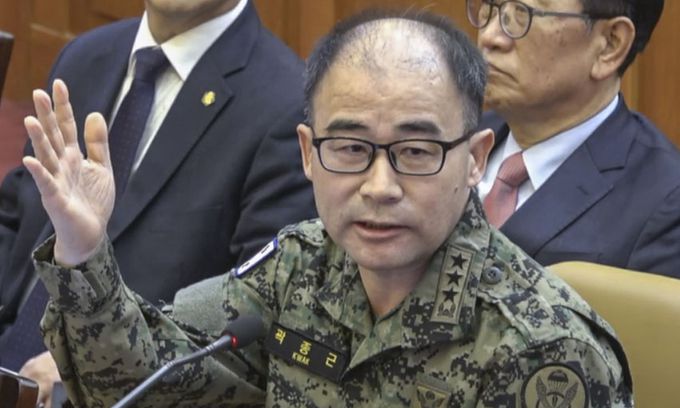 곽종근 전 육군 특수전사령관이 지난 6일 서울 종로구 헌법재판소에서 열린 윤석열 대통령 탄핵 심판 6차 변론에 증인으로 출석해 청구인인 국회 측 대리인들의 질문에 답하고 있다. 헌법재판소 제공