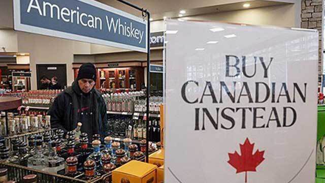 도널드 트럼프 미국 대통령이 불붙인 관세전쟁이 상대국들에서 미국 브랜드에 대한 보이콧, 즉 불매 운동으로 번질 가능성이 있다는 전망이 나왔다. 로이터=연합뉴스