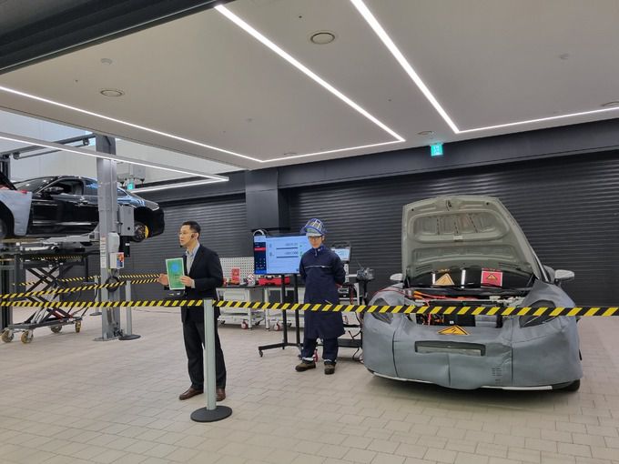 포르쉐 서비스 센터 성수의 전기차 정비 시설. 백소용 기자