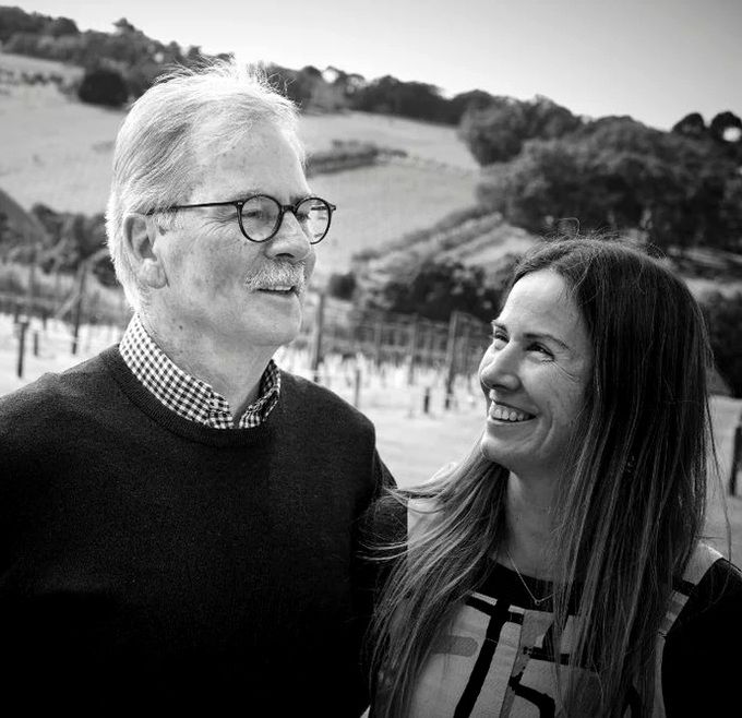 존 미첼과 하이디 부부. 홈페이지