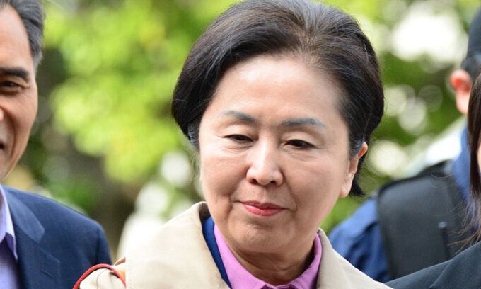 지난 2024년 11월 14일 김영선 전 국회의원이 영장실질심사를 받기 위해 경남 창원시 성산구 소재 창원지방법원에 출석하고 있는 모습. 뉴시스