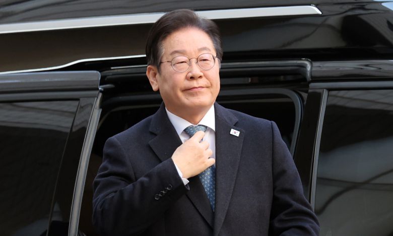 이재명 더불어민주당 대표가 26일 서울 서초구 서울고등법원에서 열린 공식선거법 위반 혐의 항소심 5차 공판에 출석하고 있다. 뉴시스