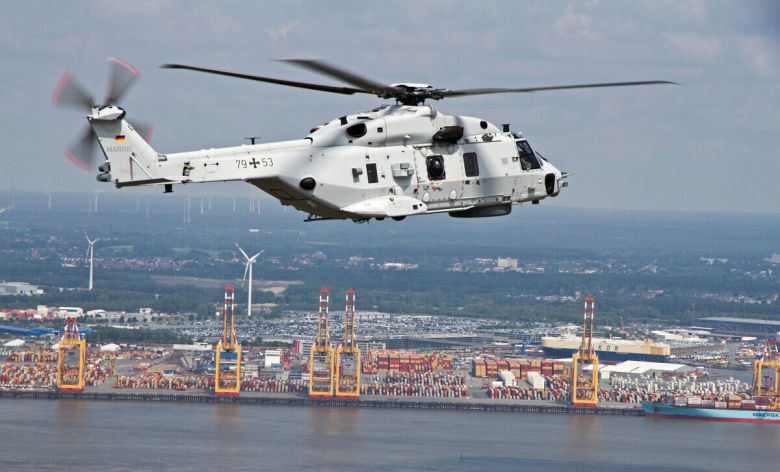 독일군 소속 NH-90 헬기가 저공비행을 하고 있다. 세계일보 자료사진