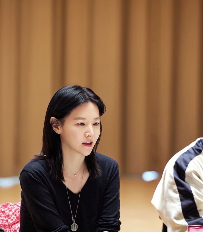 이영애가 32년만에 연극 무대에 복귀한다. LG아트센터 제공