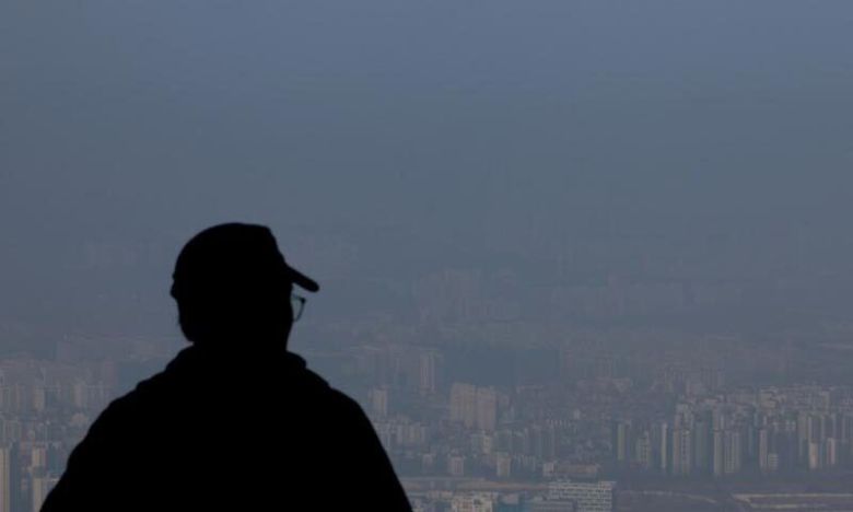 수도권 미세먼지가 농도가 나쁨 수준을 보인 11일 경기 광주시 남한산성 서문 전망대에서 바라본 서울 시내. 연합뉴스