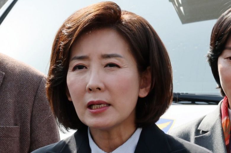 나경원 국민의힘 의원은 16일 윤석열 대통령 탄핵 심판 결론은 이재명 더불어민주당 대표의 공직선거법 위반 사건 2심 선고 이후에 내야한다고 말했다. 뉴스1